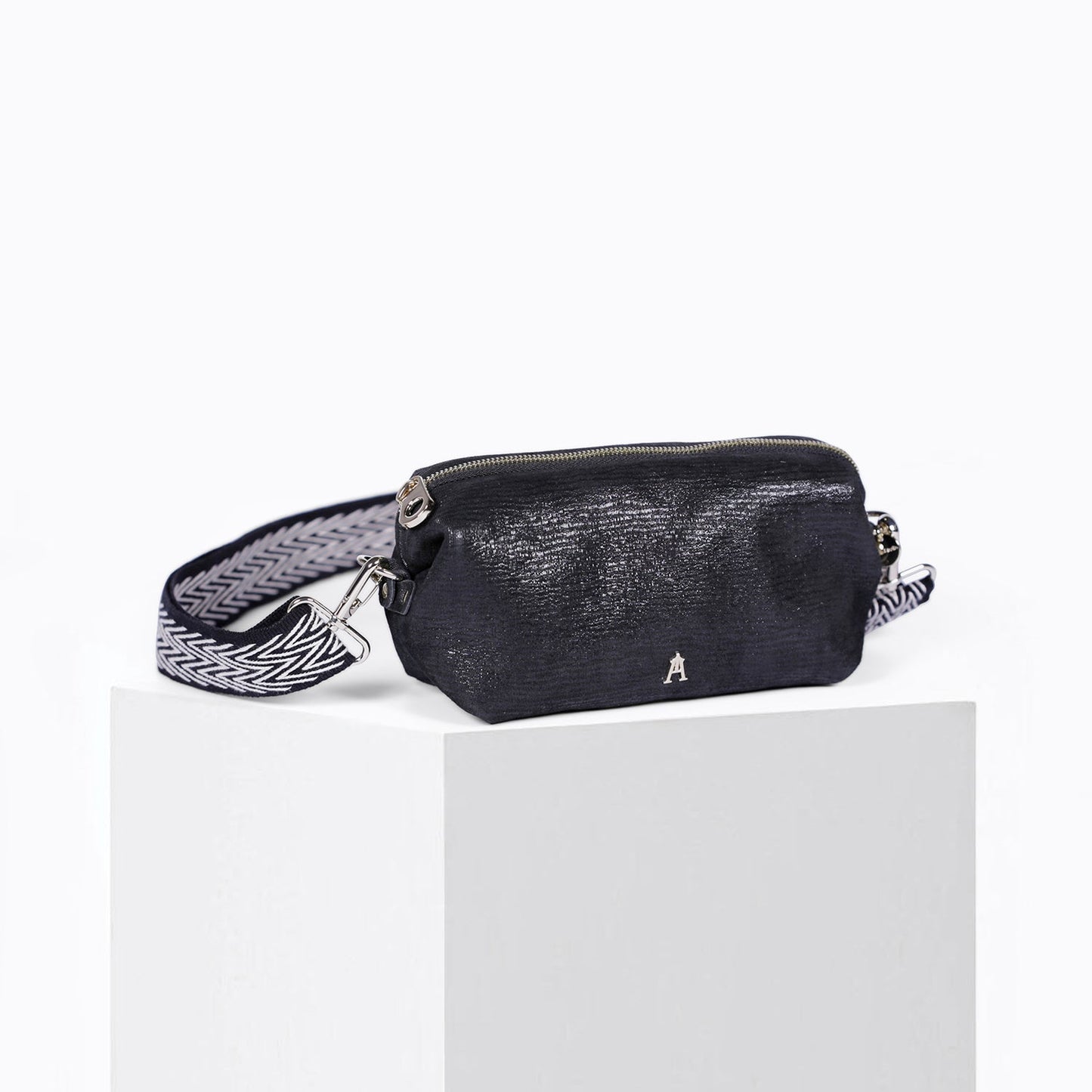 Pochette Nuage Gotham Noir Craie Studio